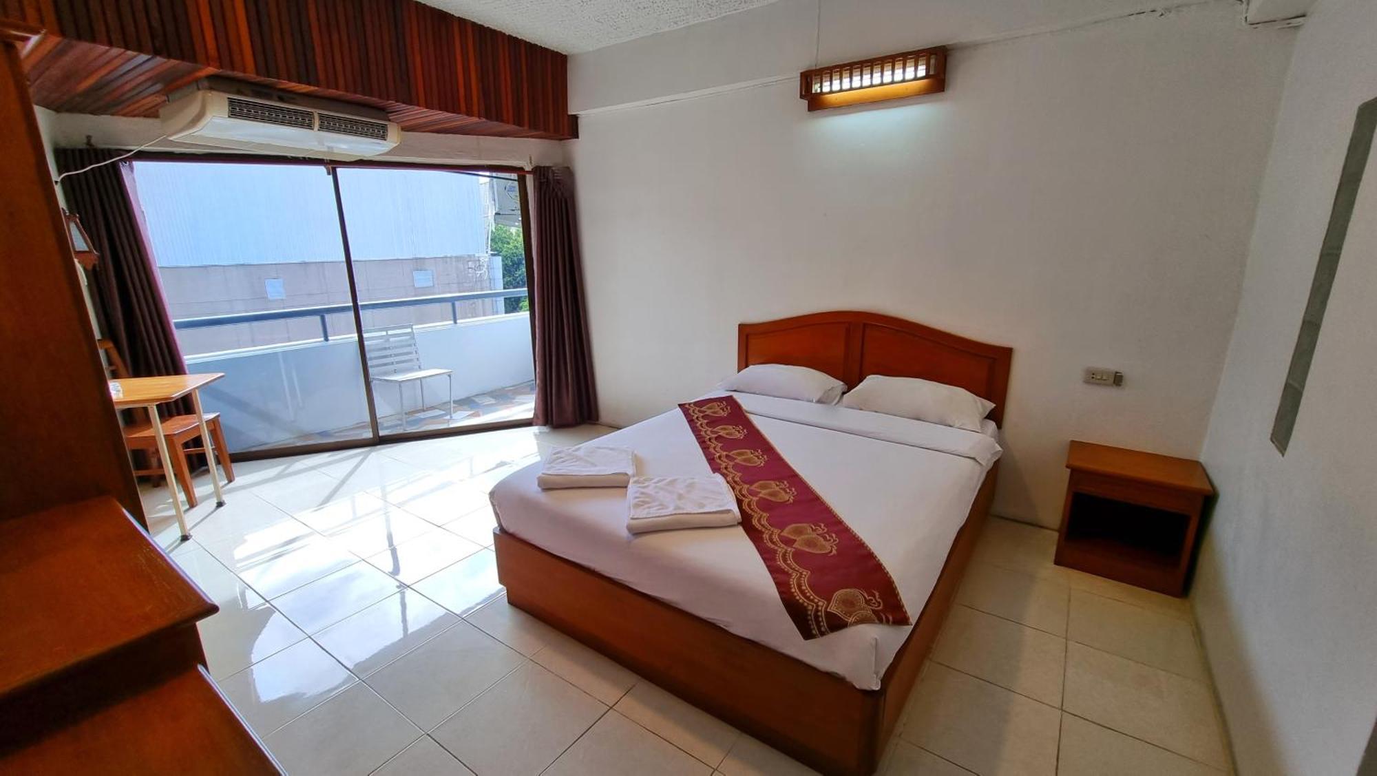 Arcadia Mansion Hotel Pattaya Exterior photo