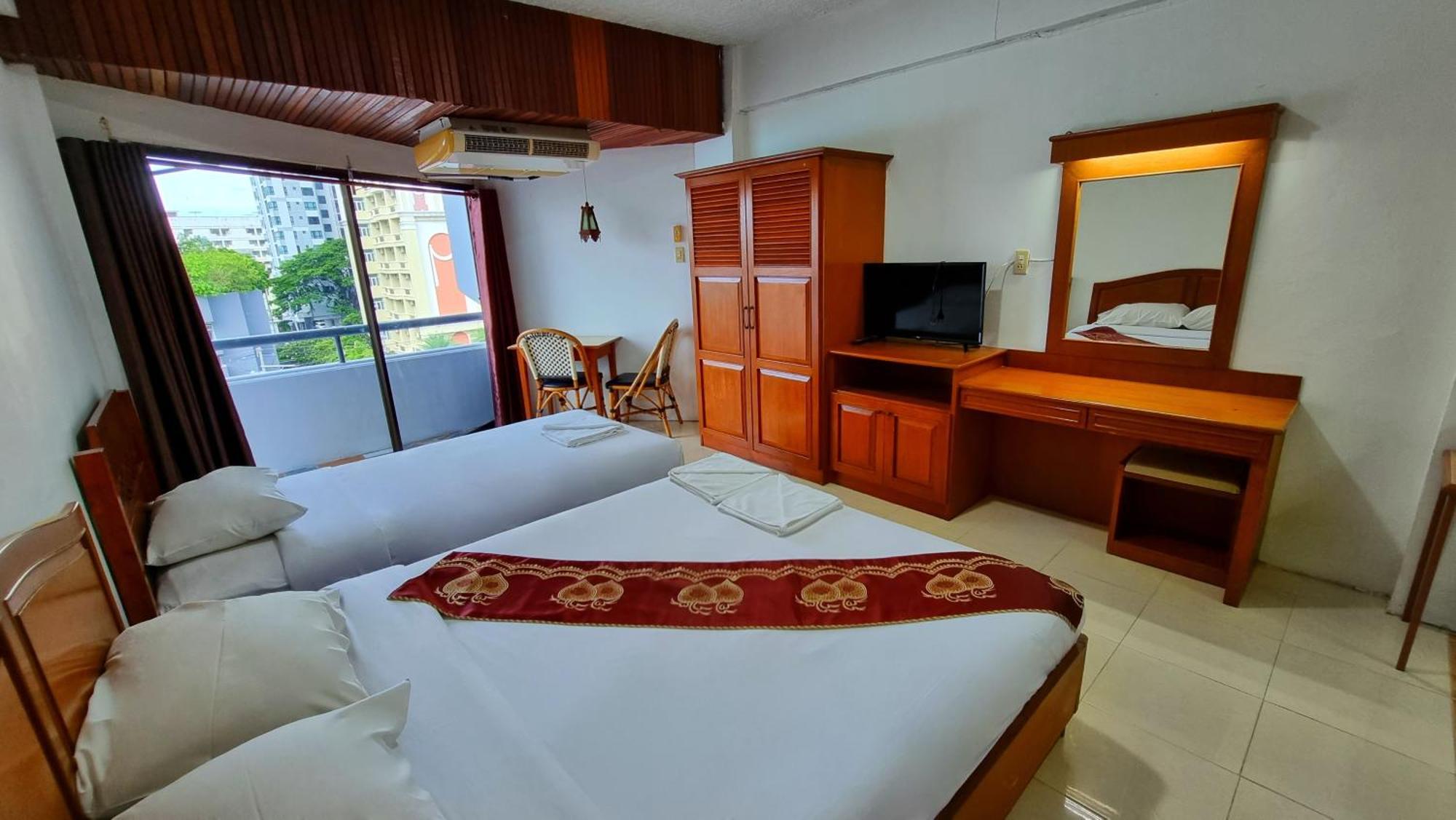 Arcadia Mansion Hotel Pattaya Exterior photo